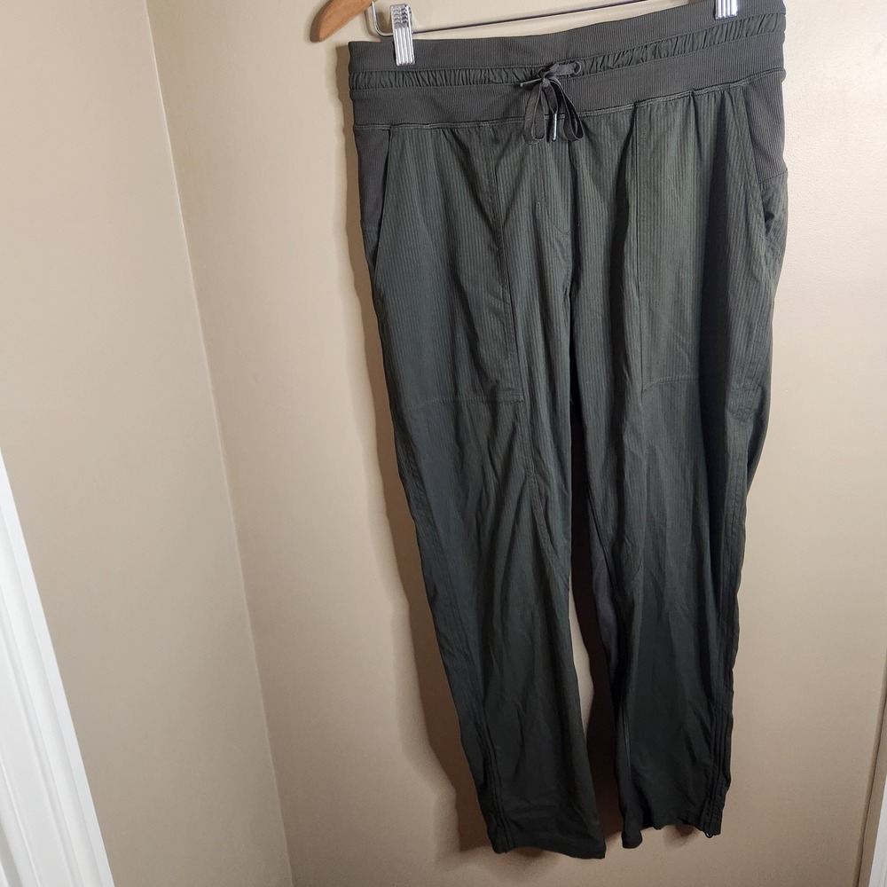 Lululemon Dance Studio Crop II Unlined 20" Dark Olive
Size 6 W6APMS